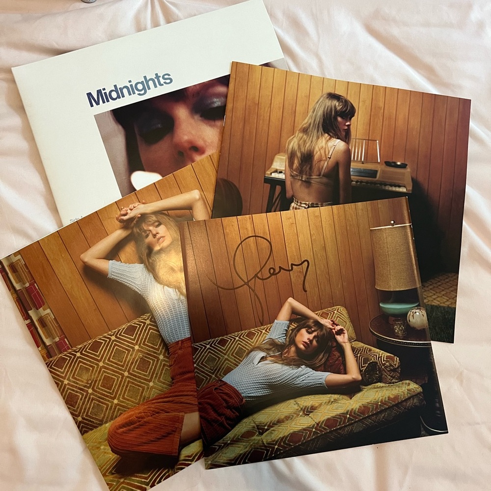 AUTHENTIC HAND SIGNED TAYLOR SWIFT Midnights:Moonstone Blue Edition Vinyl UNUSED